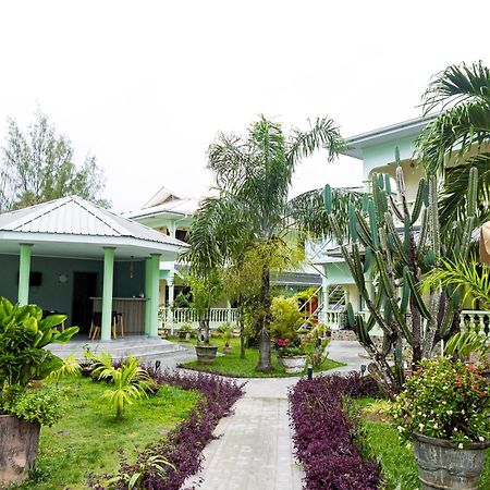 Green Palm Self Catering Anse aux Pins Eksteriør billede